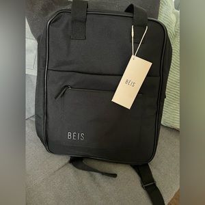 BNWT BÉIS Expandable Backpack